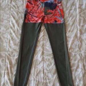 GYMSHARK NIKKI B Pineapple leggings Small